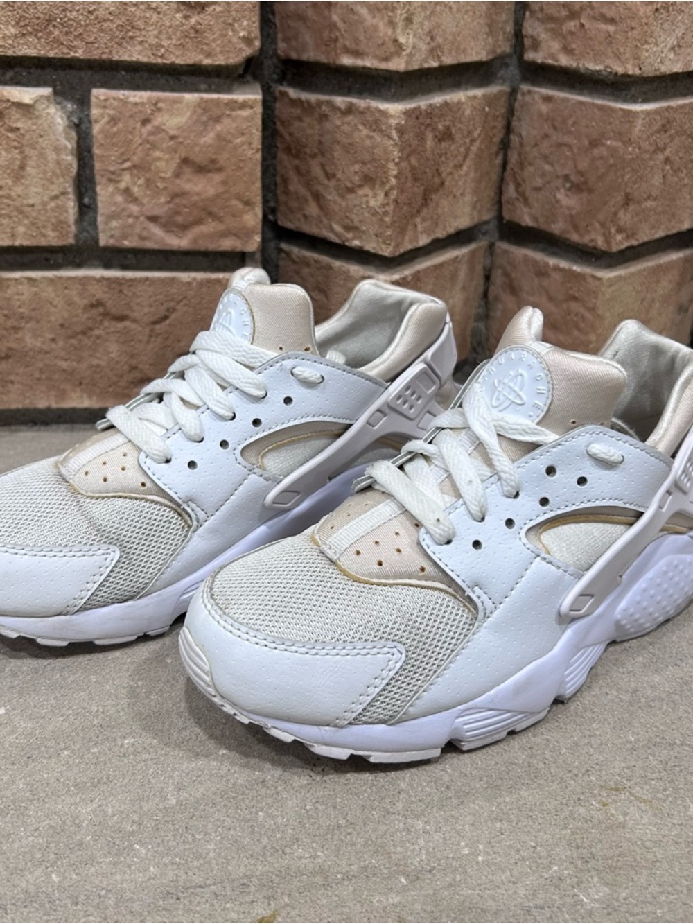 Nike Air Huarache Run 654275-110 White/Pure Platinum kids shoes size 5.5Y wmns 7